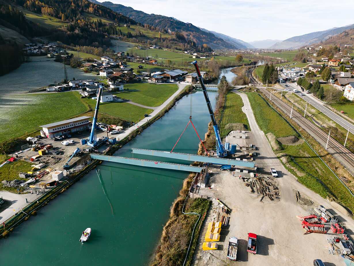 Brueckeneinhub Gries im Pinzgau